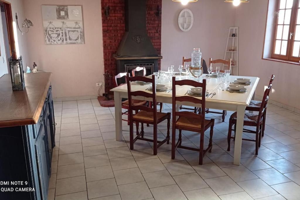 Maison De Ferme Au Calme Jusqu'A 10 Personnes Gannay-sur-Loire 外观 照片